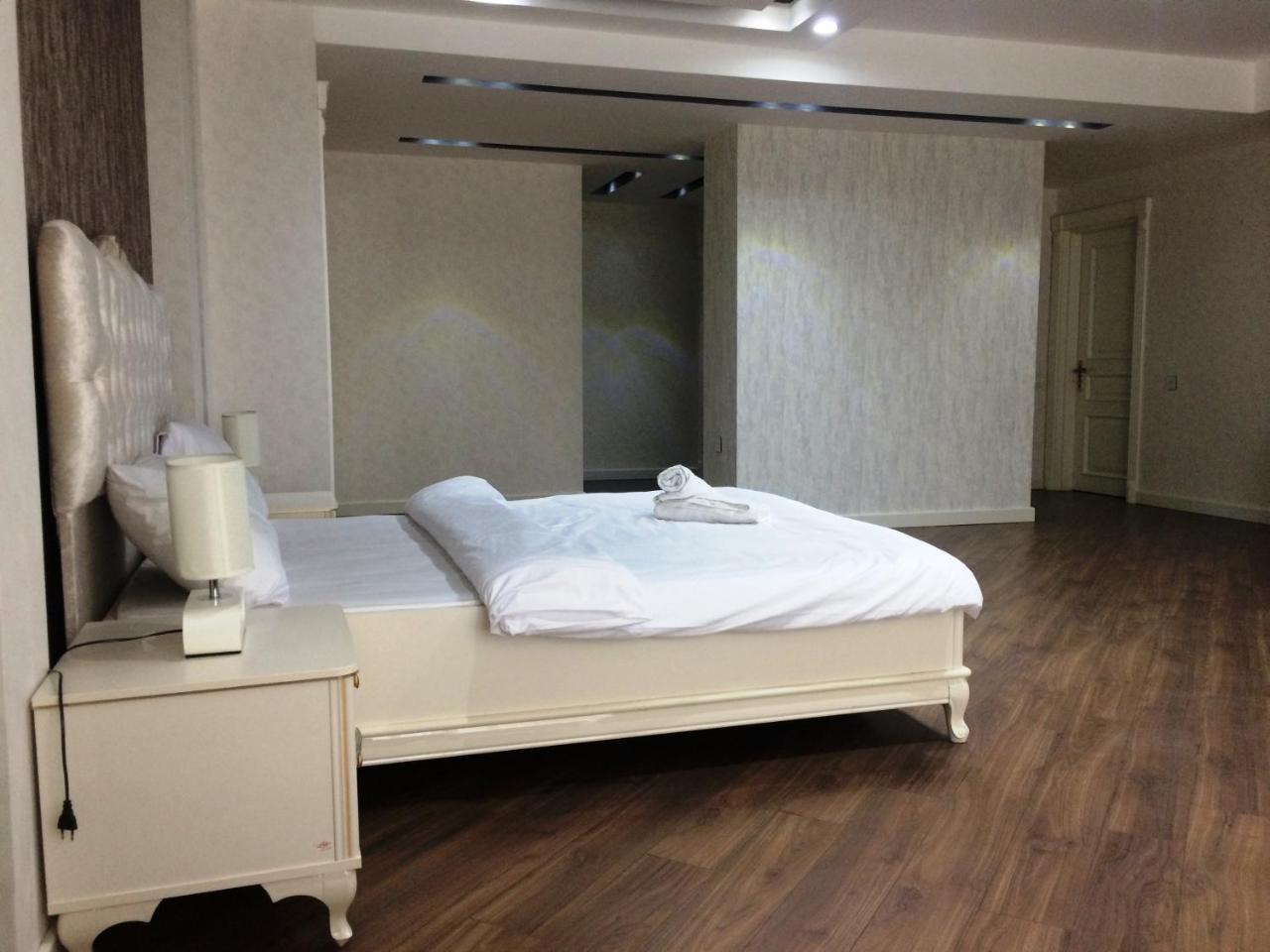 Park Azure Apartment Deluxe 2 Bedroom Баку Екстер'єр фото